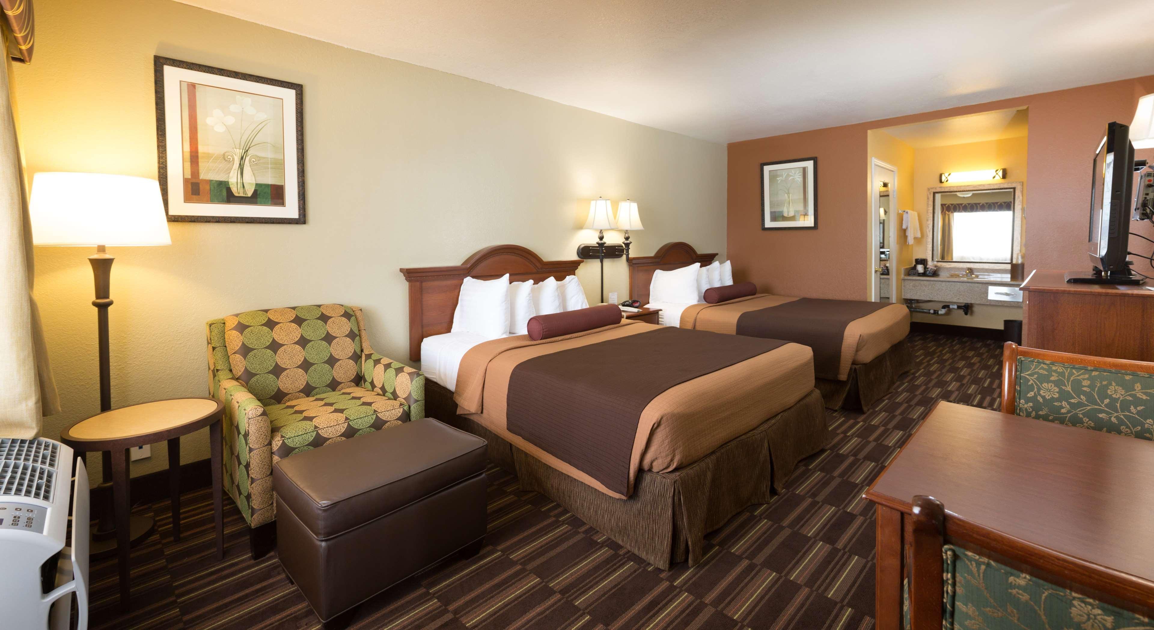 Best Western Desert Winds Mojave Exterior photo