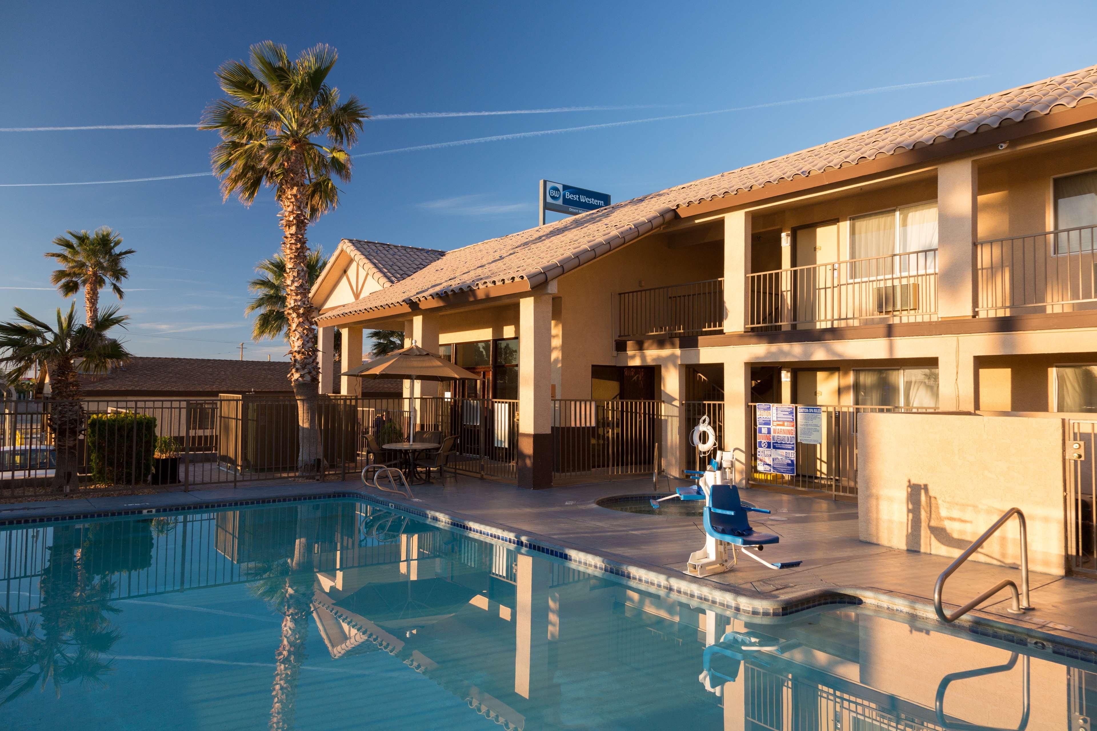 Best Western Desert Winds Mojave Exterior photo