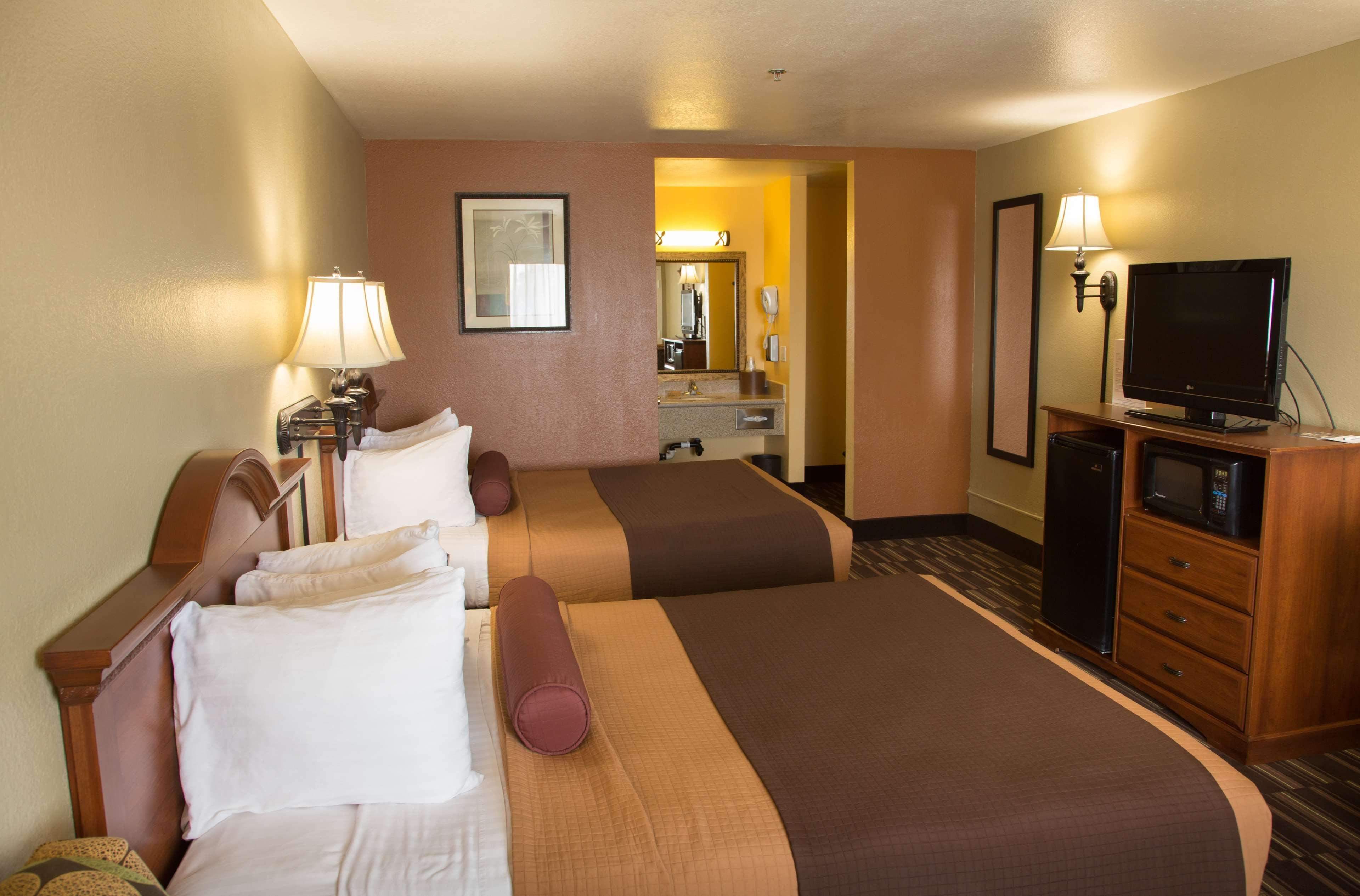 Best Western Desert Winds Mojave Exterior photo