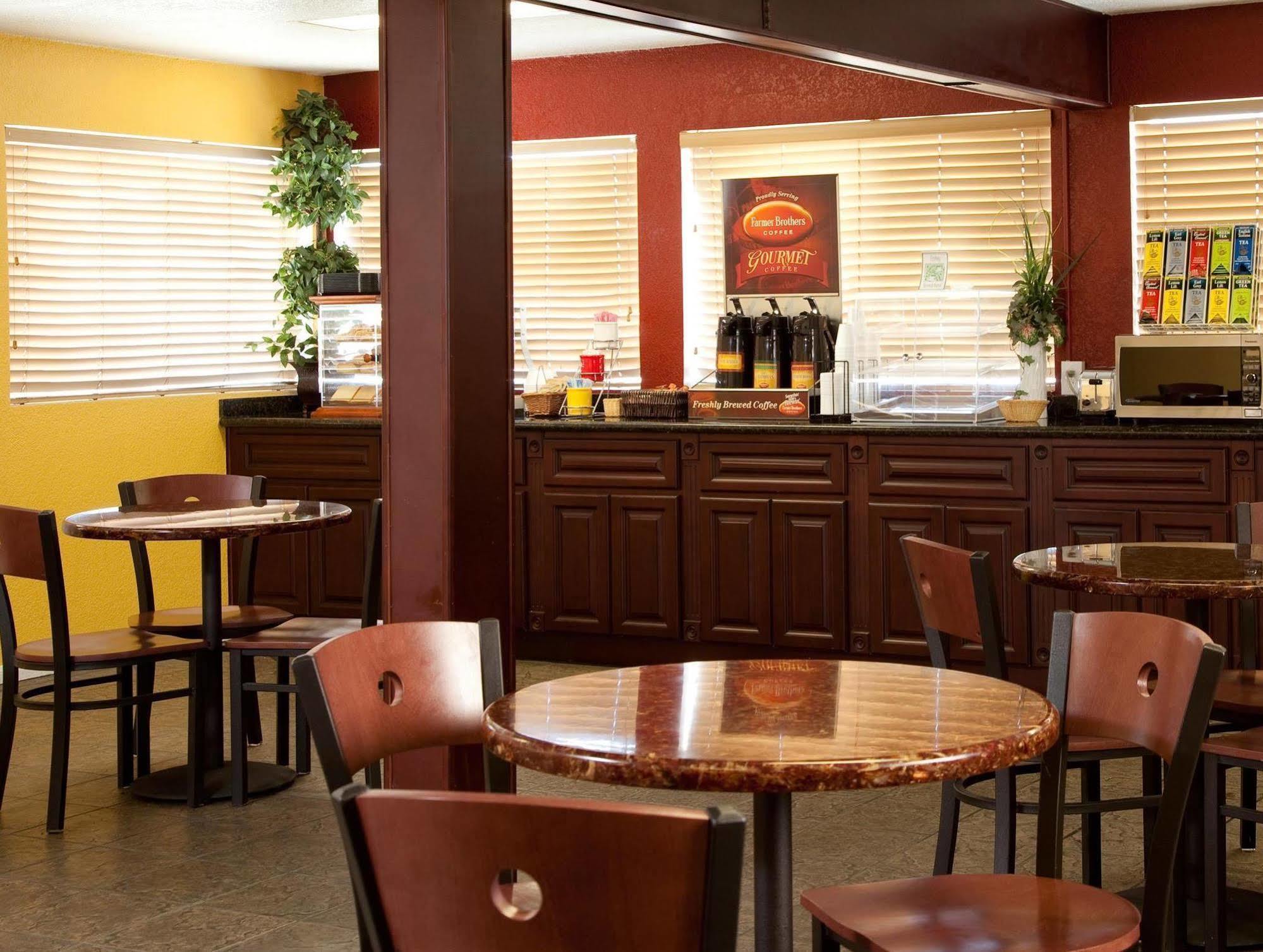 Best Western Desert Winds Mojave Exterior photo
