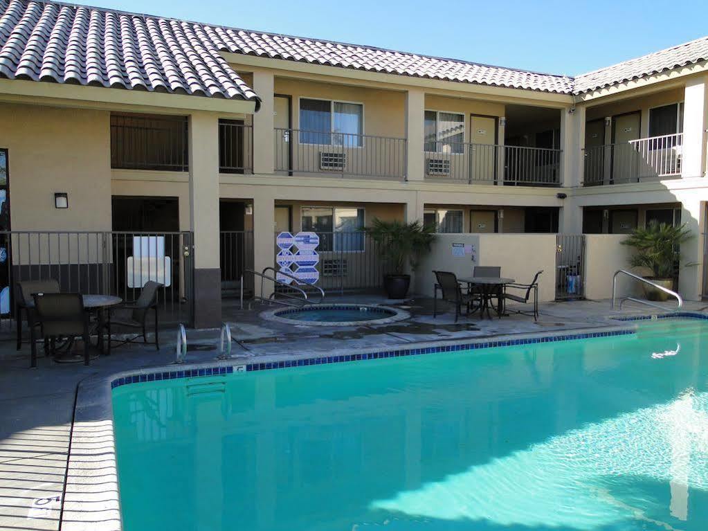 Best Western Desert Winds Mojave Exterior photo
